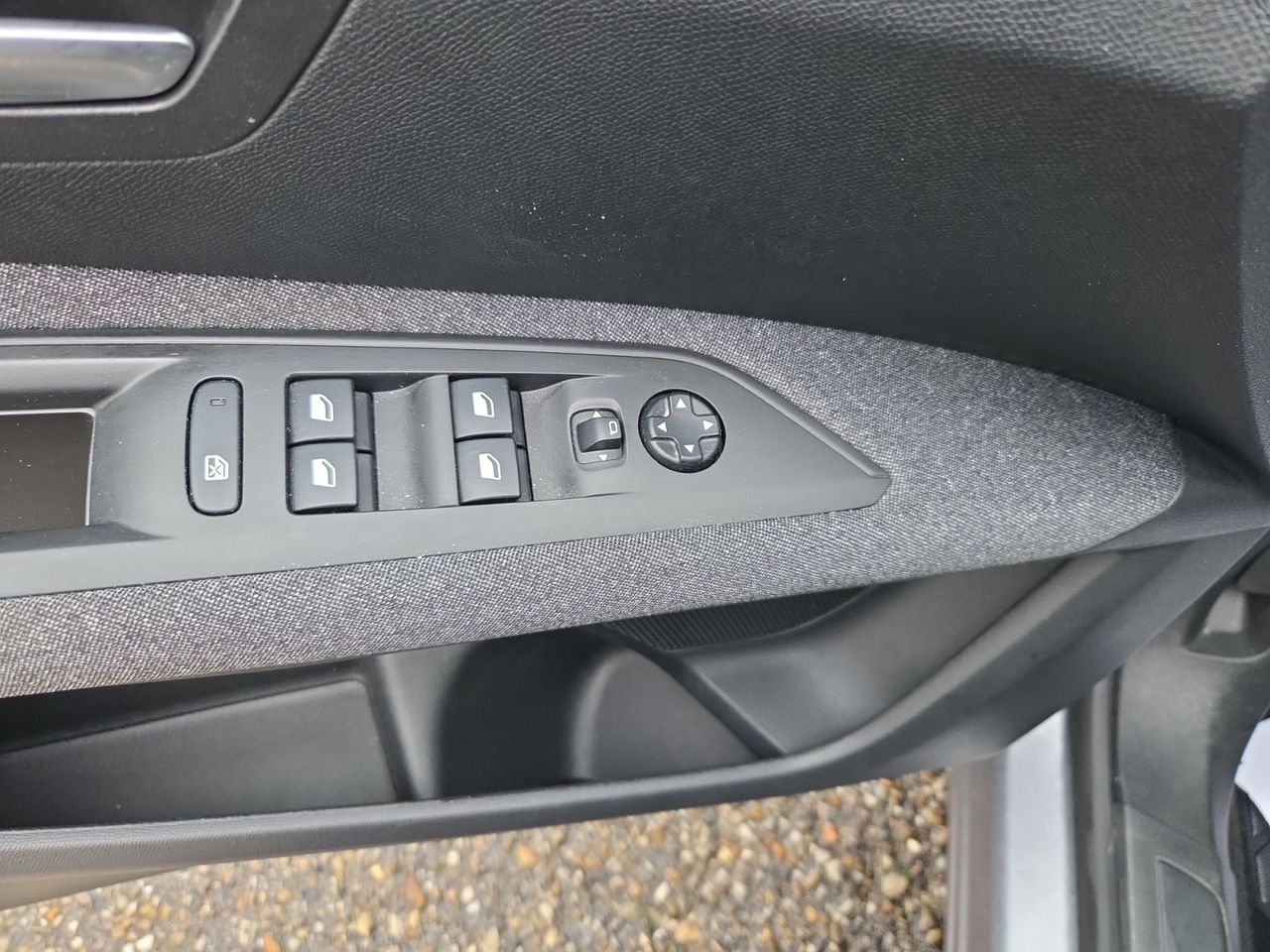 Peugeot 3008 ACTIVE PURE TECH 130 CV   - Foto 2