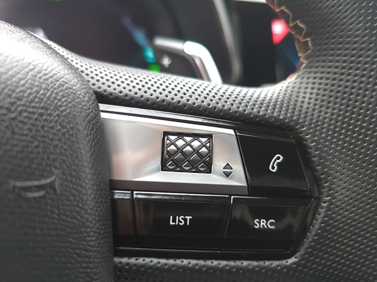 DS DS 7 Crossback E TENSE 300 4X4 PERFORMANCE LINE  - Foto 2