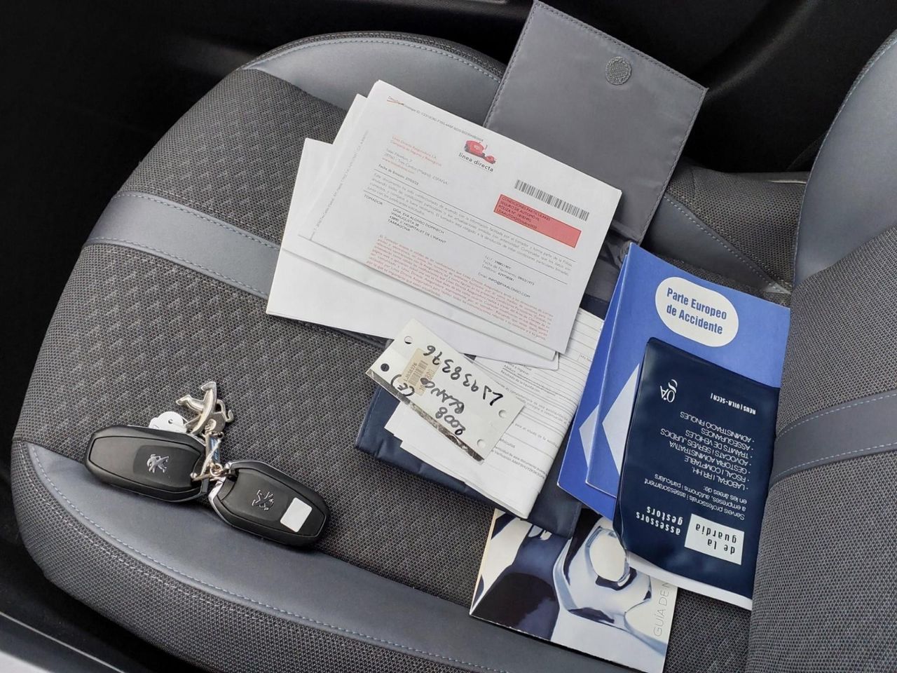 Peugeot e-2008 ALLURE ELECTRICO  - Foto 2