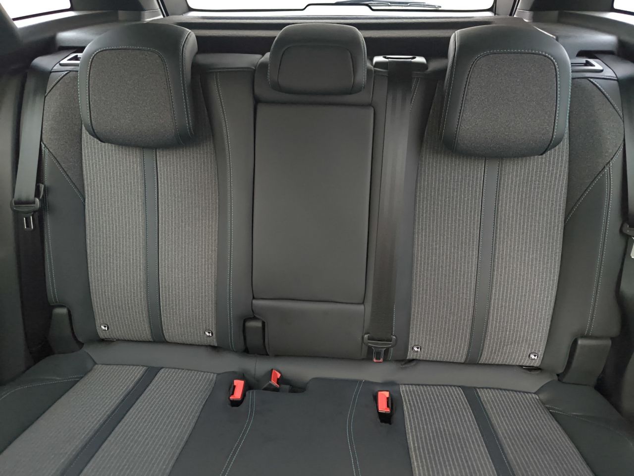 Peugeot 3008 Hybrid ALLURE PACK HYBRID 225 e EAT8  - Foto 2