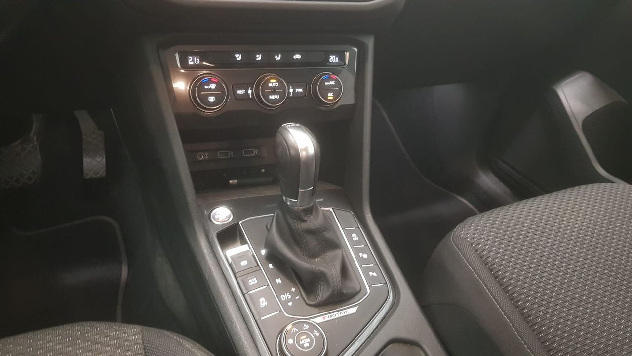 Volkswagen Tiguan ADVANCE 2.0 TDI 150 CV DSG  - Foto 2