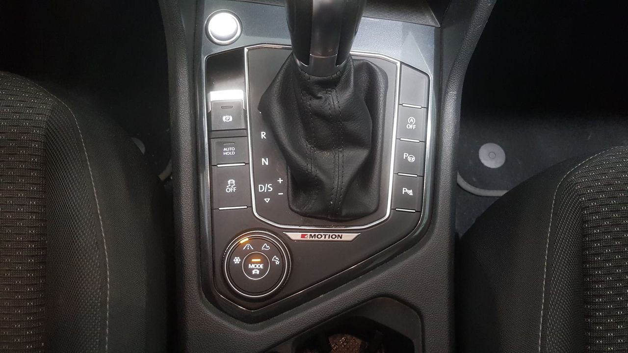 Volkswagen Tiguan ADVANCE 2.0 TDI 150 CV DSG  - Foto 2