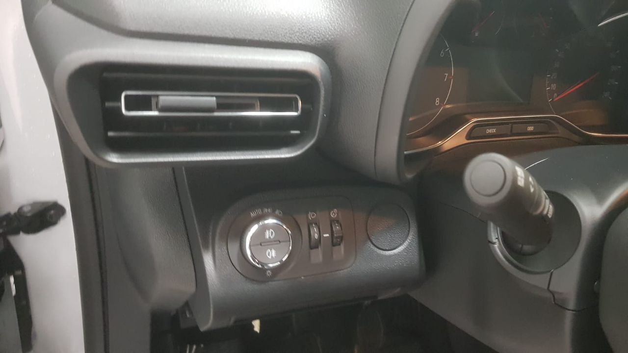 Opel Combo Cargo XL BUSINESS ELEGANCE 1.5 DCI 130 CV  - Foto 2