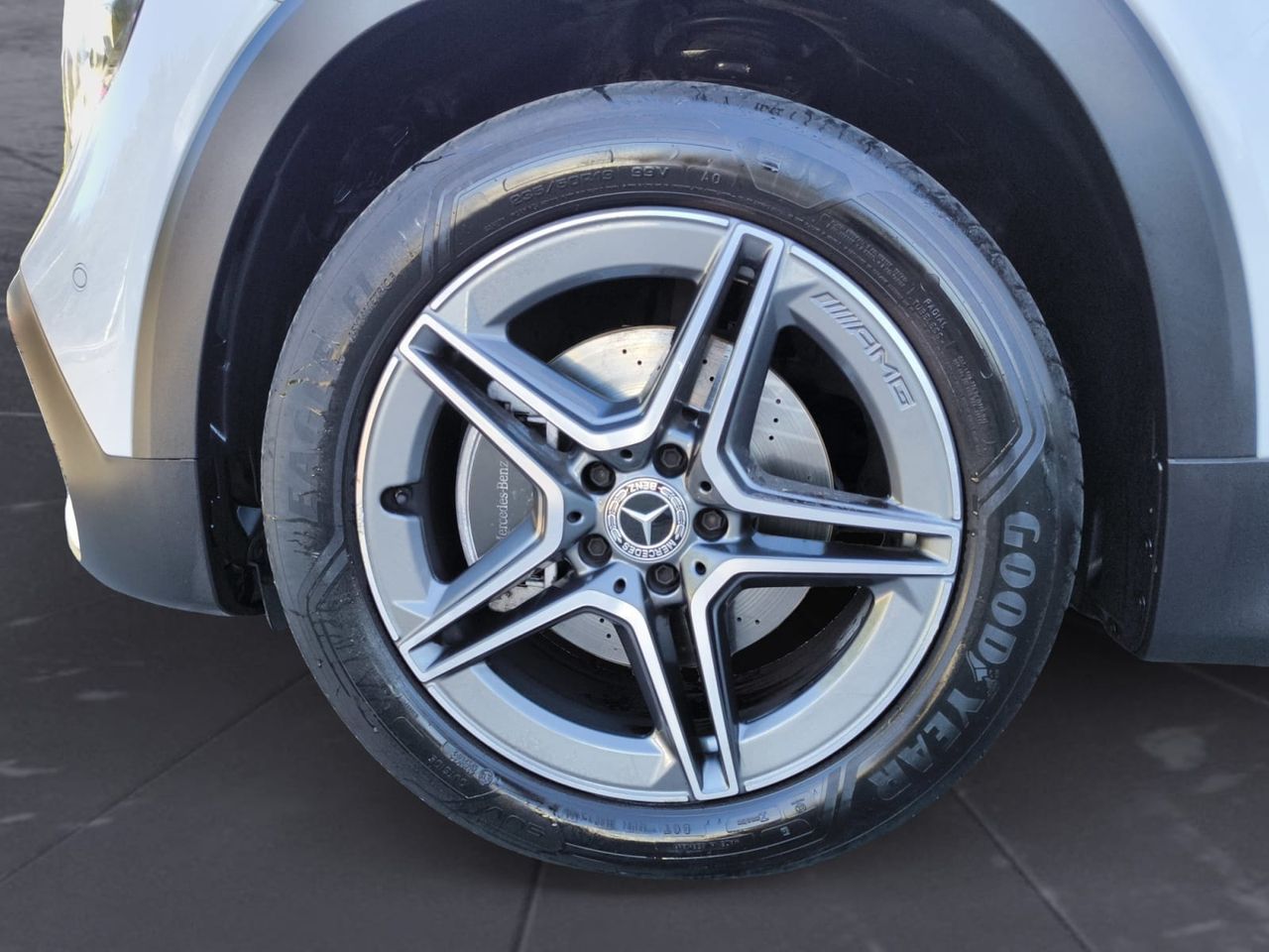 Mercedes GLB 200 D DCT 7 PLAZAS+ AMG LINE+PAQ PREMIUM+BOLA REMOLQUE  - Foto 2