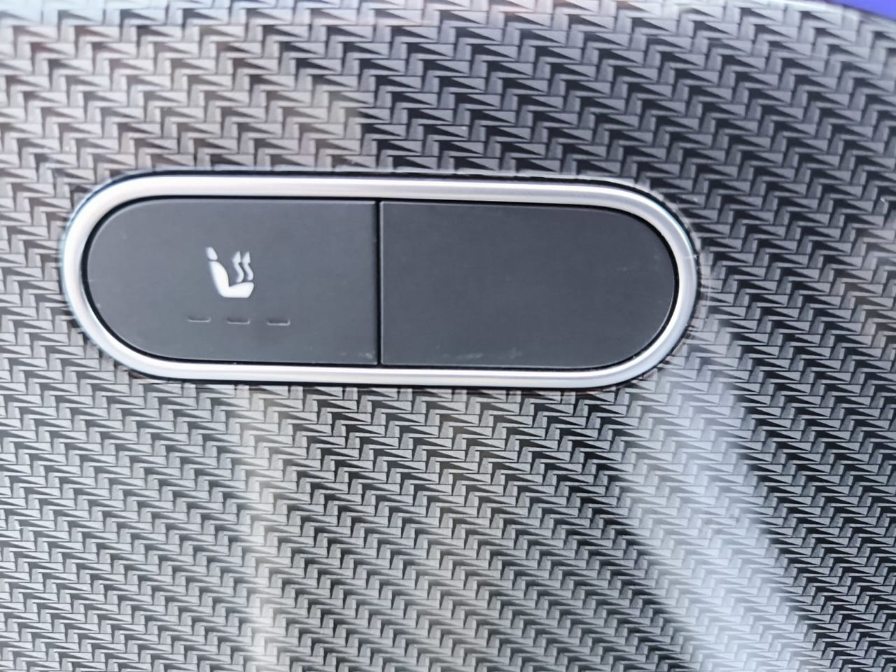 Mercedes GLB 200 D DCT 7 PLAZAS+ AMG LINE+PAQ PREMIUM+BOLA REMOLQUE  - Foto 2