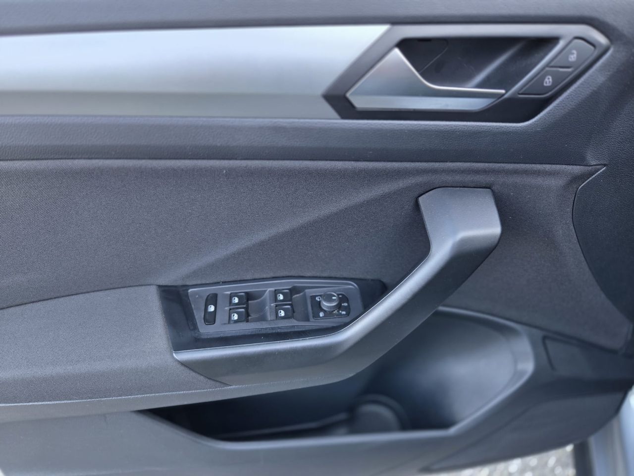 Volkswagen T-Roc 2.0 TDI 115 CV  - Foto 2