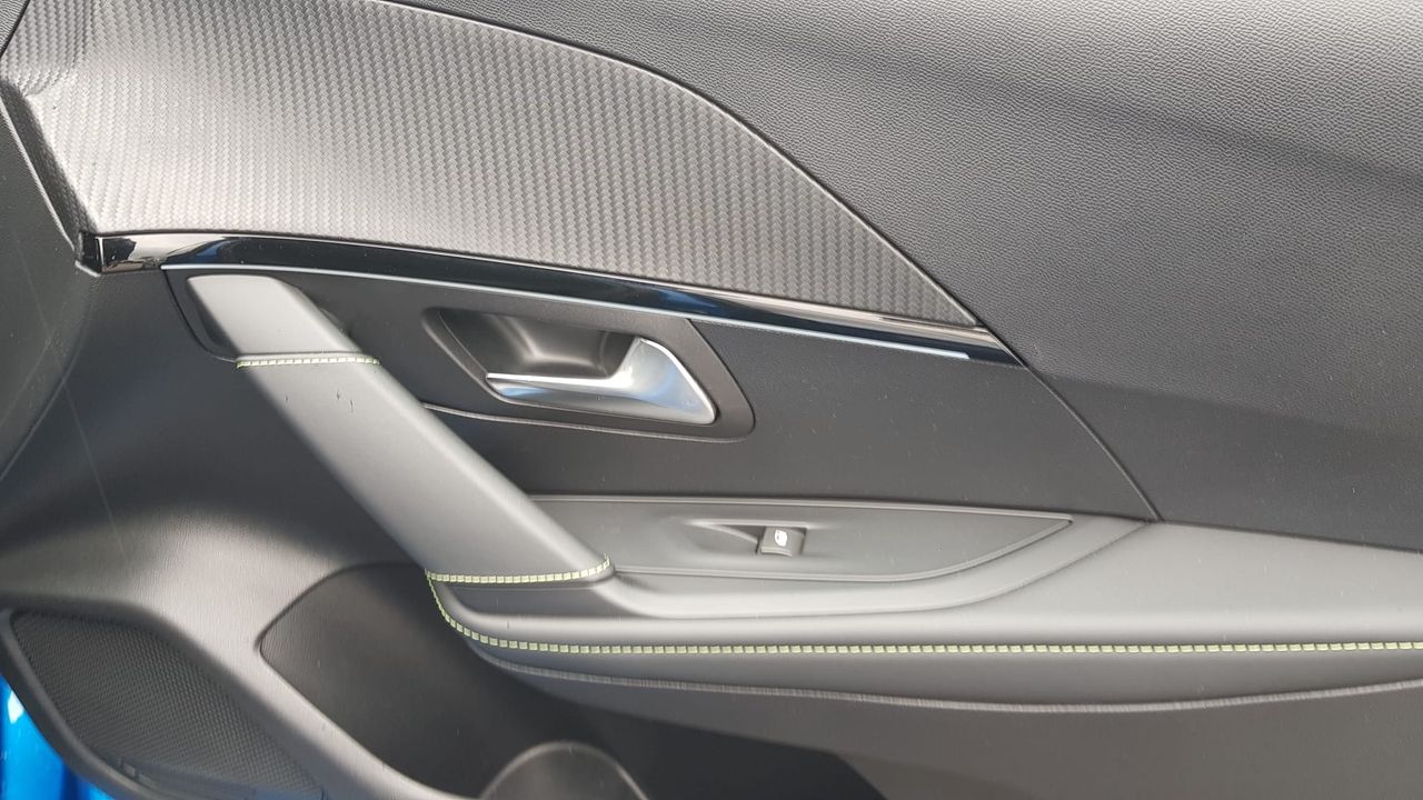 Peugeot 208 GT LINE BLUE HDI 100 CV  - Foto 2