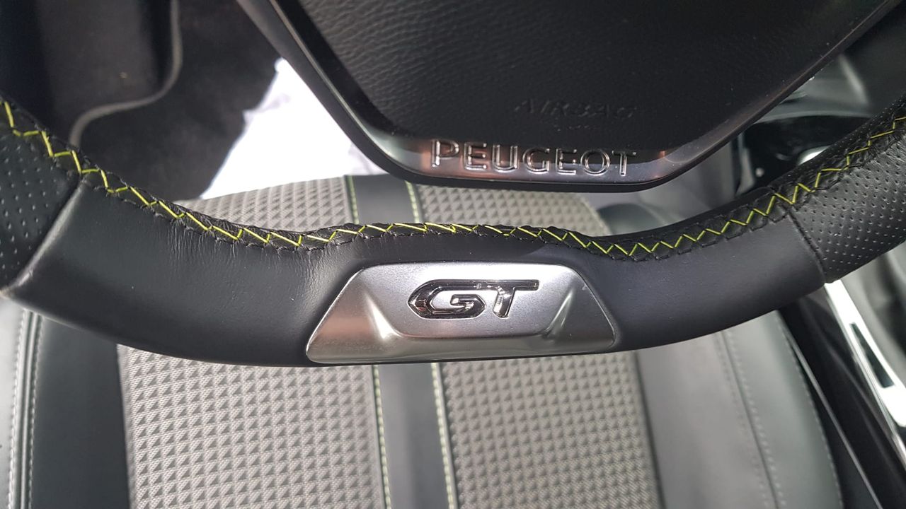 Peugeot 208 GT LINE BLUE HDI 100 CV  - Foto 2