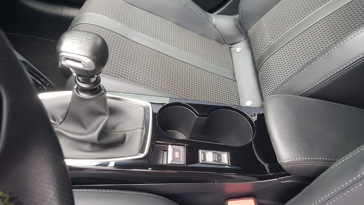 Peugeot 208 GT LINE BLUE HDI 100 CV  - Foto 2