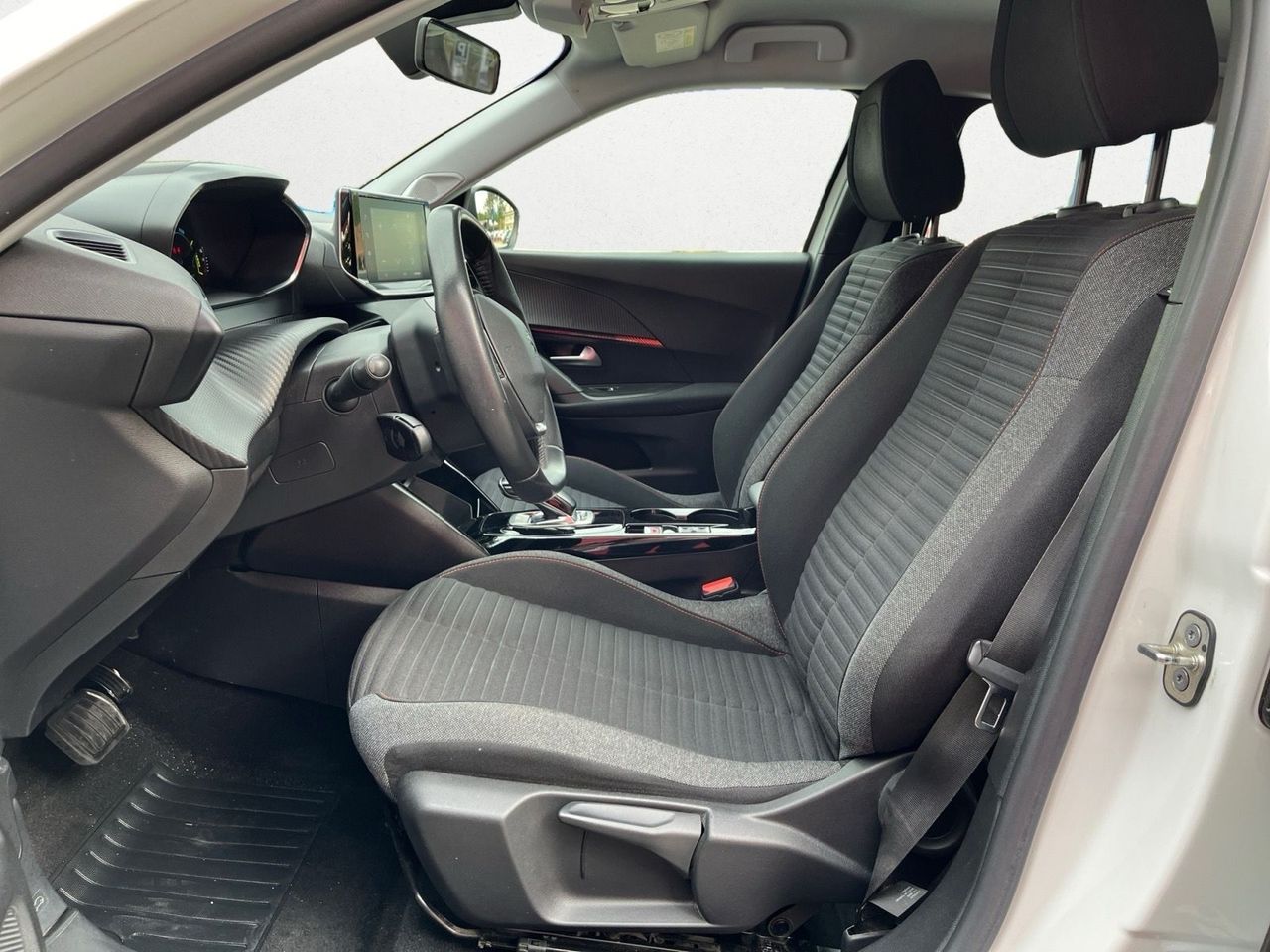 Peugeot e-2008 ACTIVE ELECTRICO 136 CV  - Foto 2