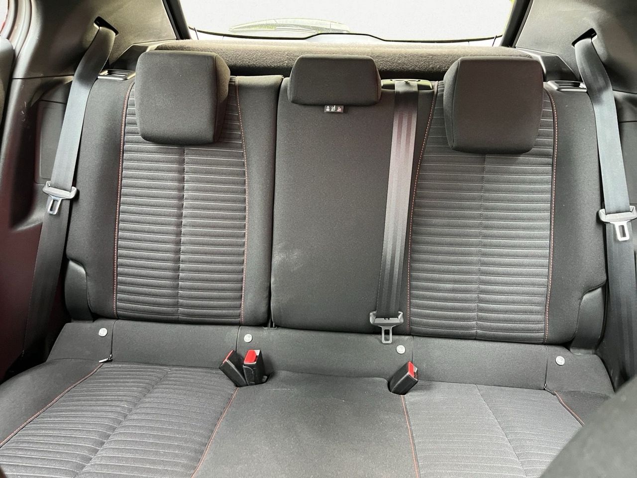 Peugeot e-2008 ACTIVE ELECTRICO 136 CV  - Foto 2