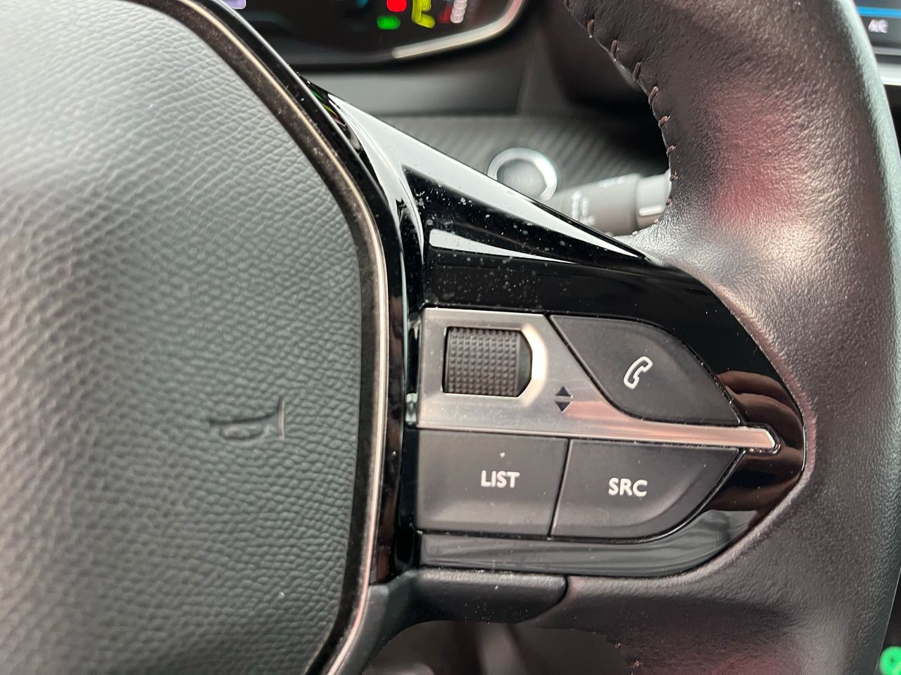 Peugeot e-2008 ACTIVE ELECTRICO 136 CV  - Foto 2