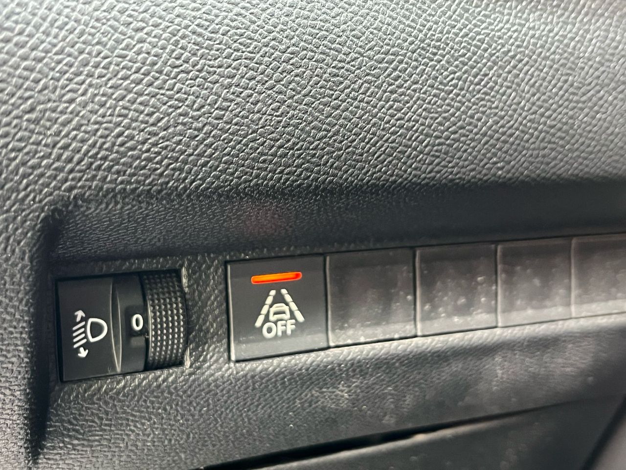 Peugeot e-2008 ACTIVE ELECTRICO 136 CV  - Foto 2