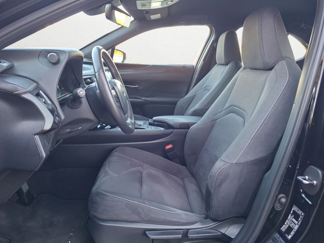 Lexus UX 2.0 250 H BUSINESS  - Foto 2