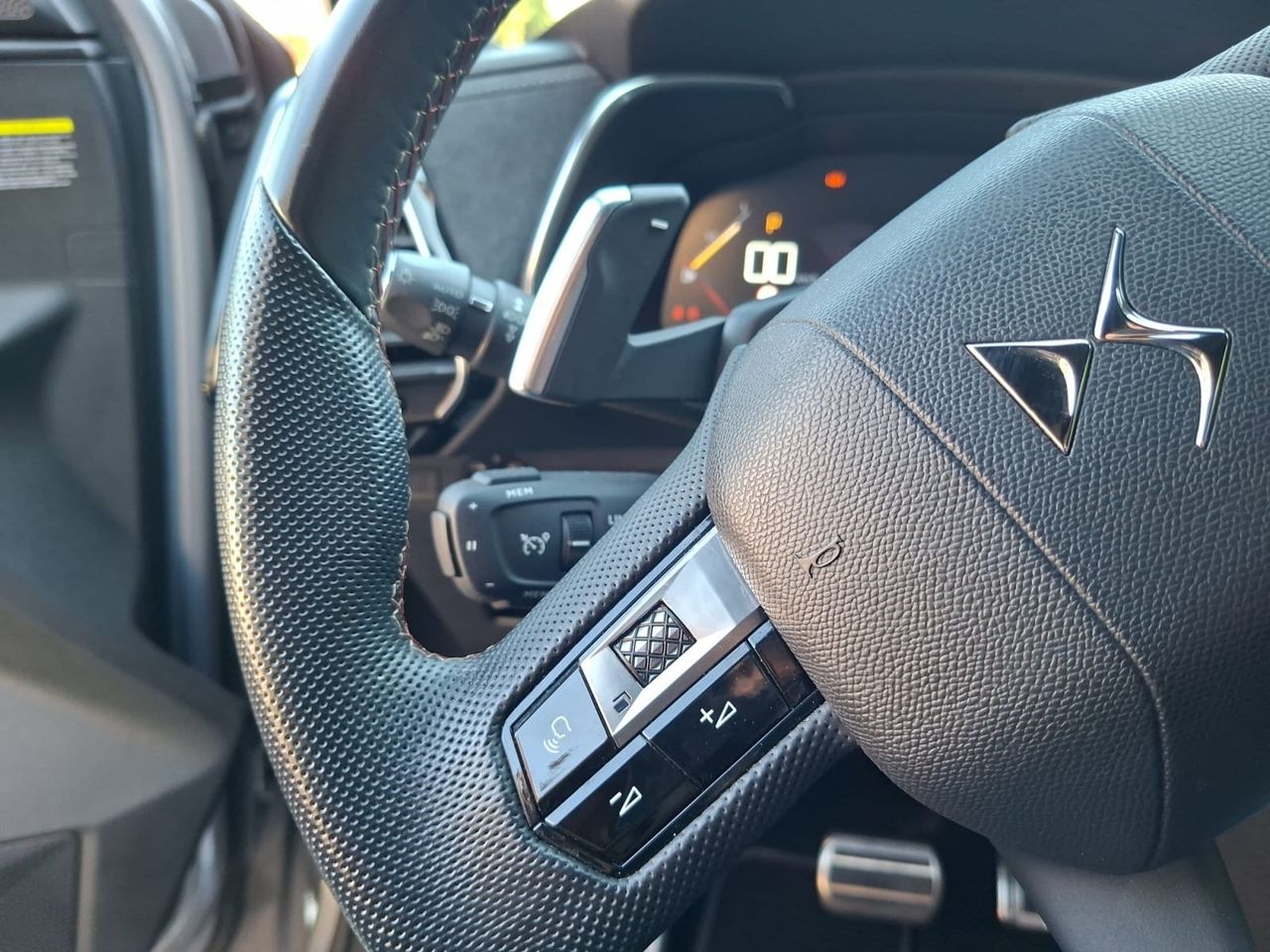 DS DS 7 CROSSBACK PURE TECH 130 CV AUT PERFORMANCE LINE  - Foto 2