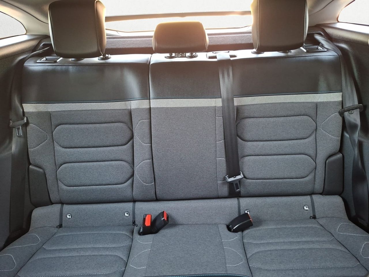 Citroën C4 BLUE HDI 130 CV EAT8 FEEL PACK  - Foto 2