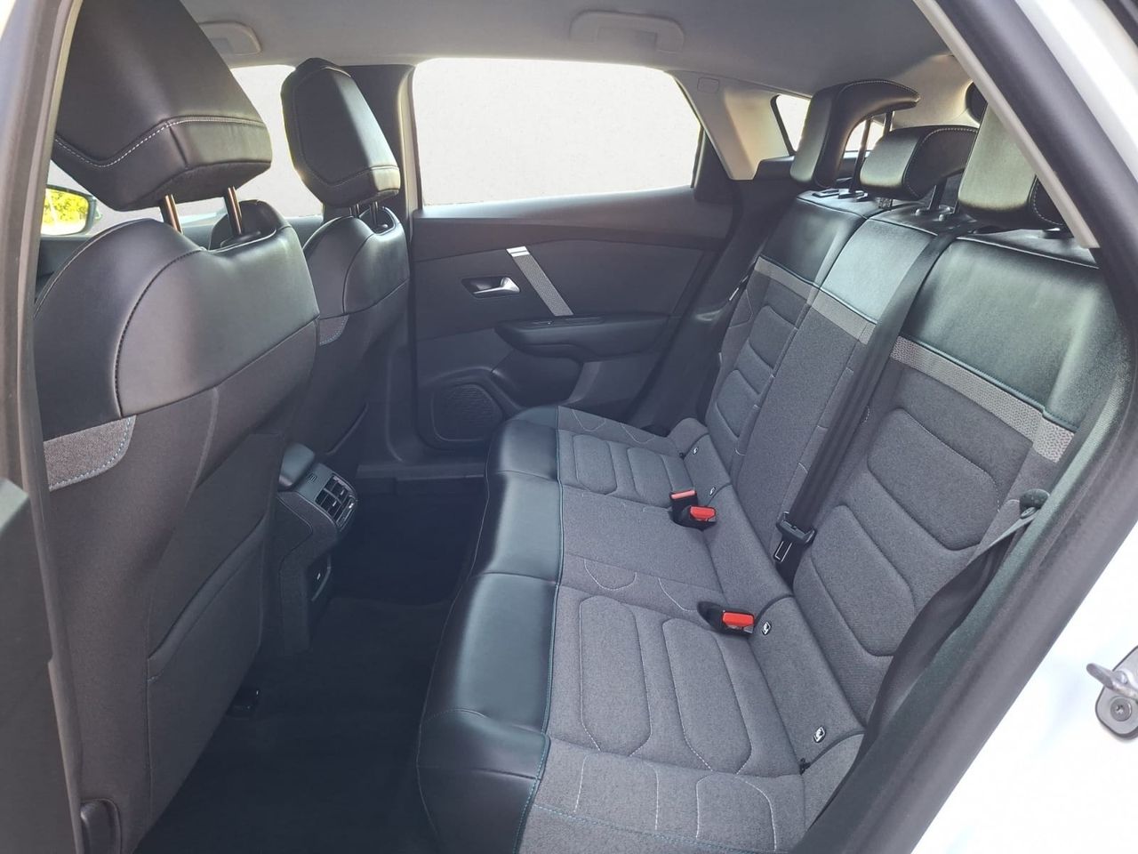 Citroën C4 BLUE HDI 130 CV EAT8 FEEL PACK  - Foto 2