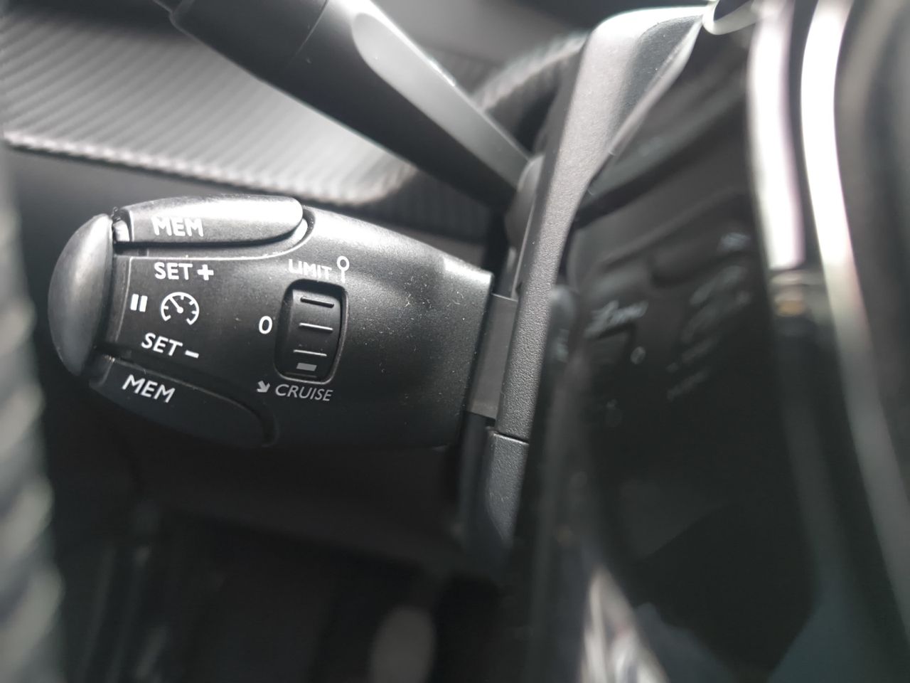 Peugeot 208 ALLURE PACK PURE TECH 100 CV  - Foto 2