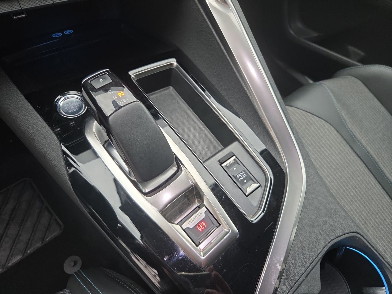 Peugeot 3008 Hybrid ALLURE PACK HYBRID 225 e EAT8   - Foto 2