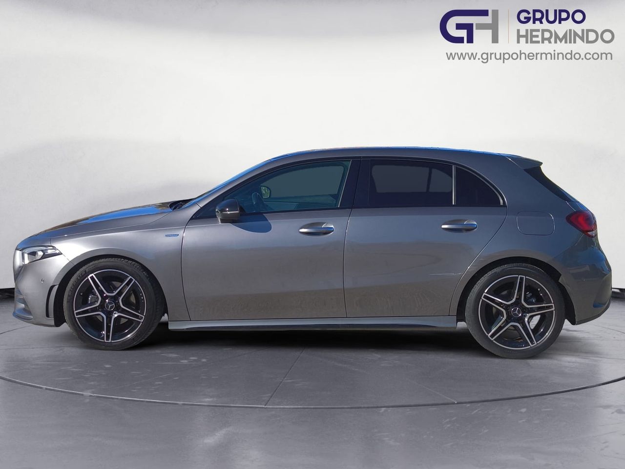 Mercedes Clase A 200 D AMG LINE+PAQUETE PREMIUM+SMARTPHONE  - Foto 2