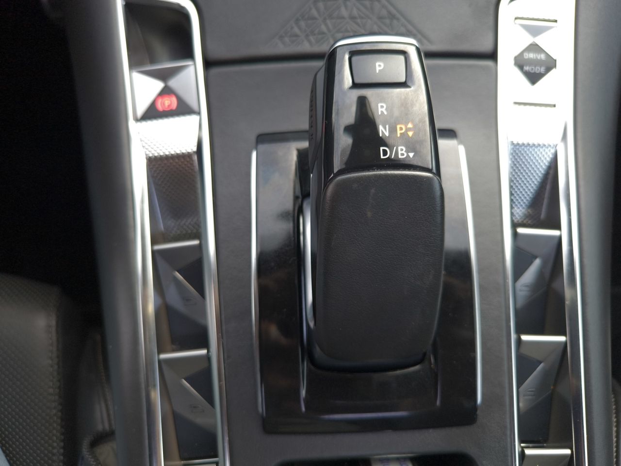 DS DS 7 Crossback E TENSE 300 4X4 LOUVRE  - Foto 2