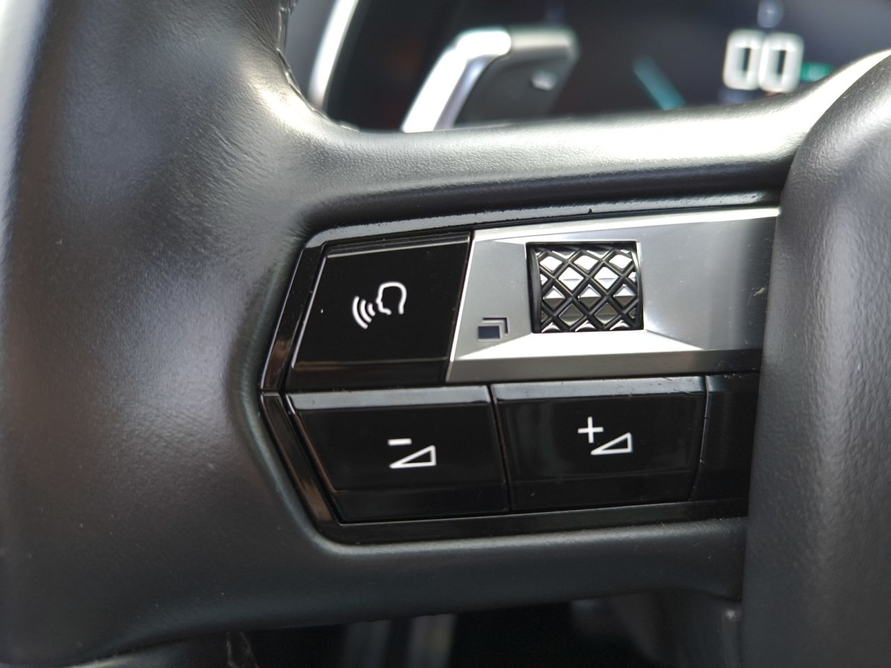 DS DS 7 Crossback E TENSE 300 4X4 LOUVRE  - Foto 2