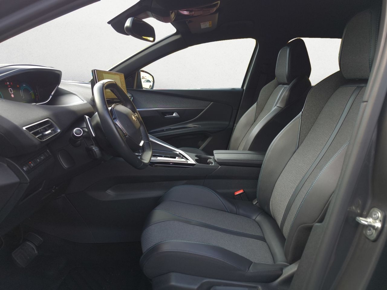 Peugeot 3008 Hybrid ALLURE PACK PLUG IN HYBRID 225 e EAT8  - Foto 2