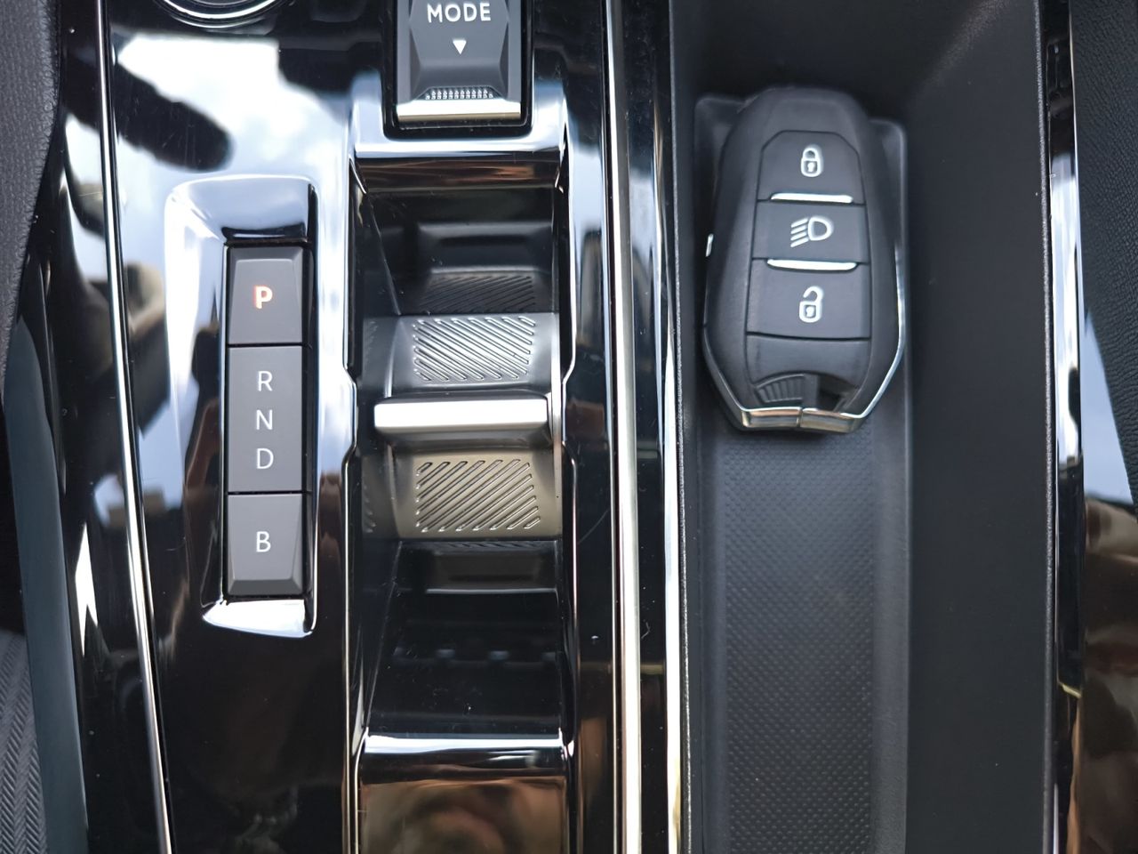 Peugeot 3008 Hybrid ALLURE PACK PLUG IN HYBRID 225 e EAT8  - Foto 2