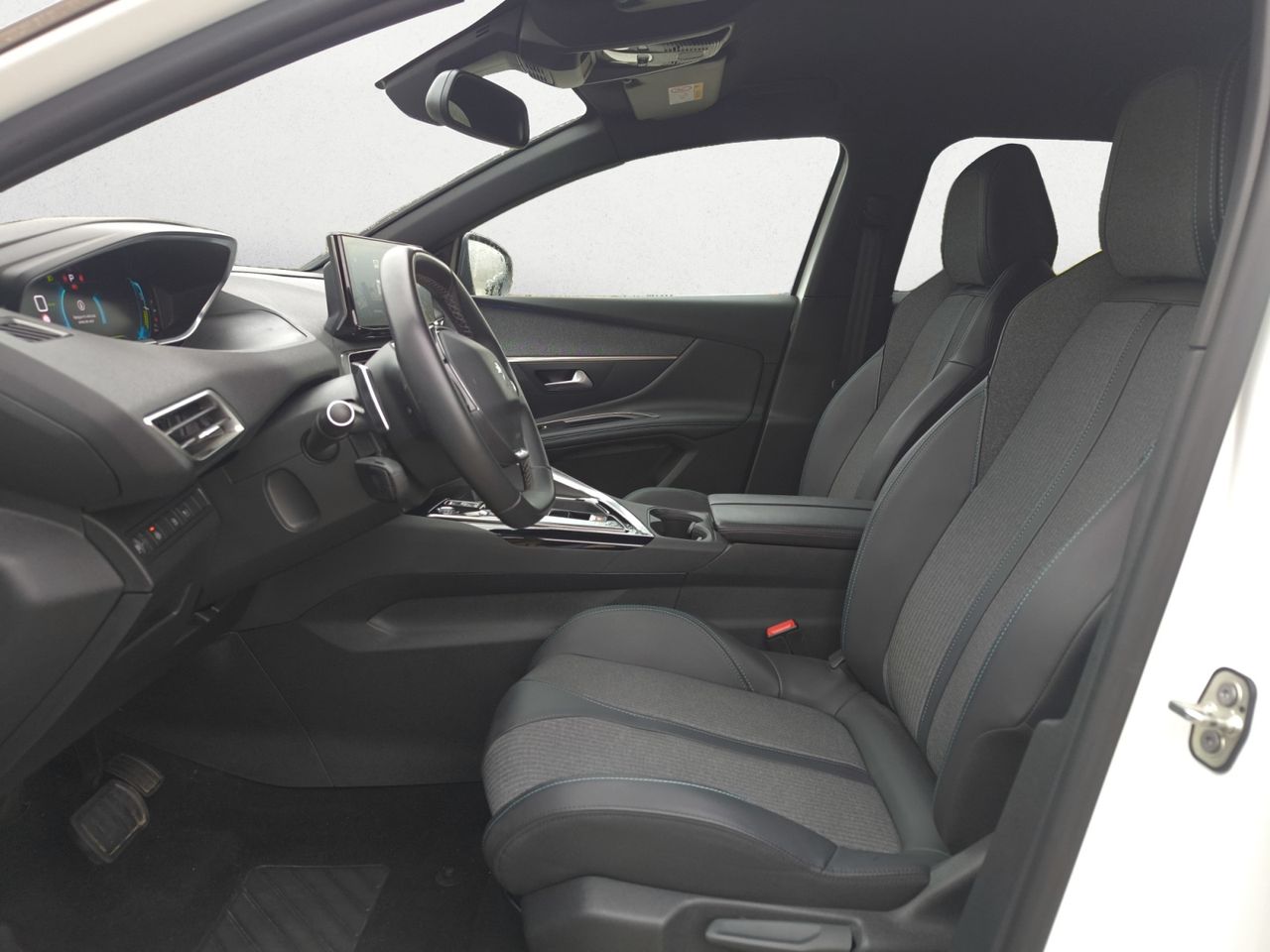 Peugeot 3008 Hybrid ALLURE PACK PLUG-IN HYBRID 225 e-EAT8  - Foto 2