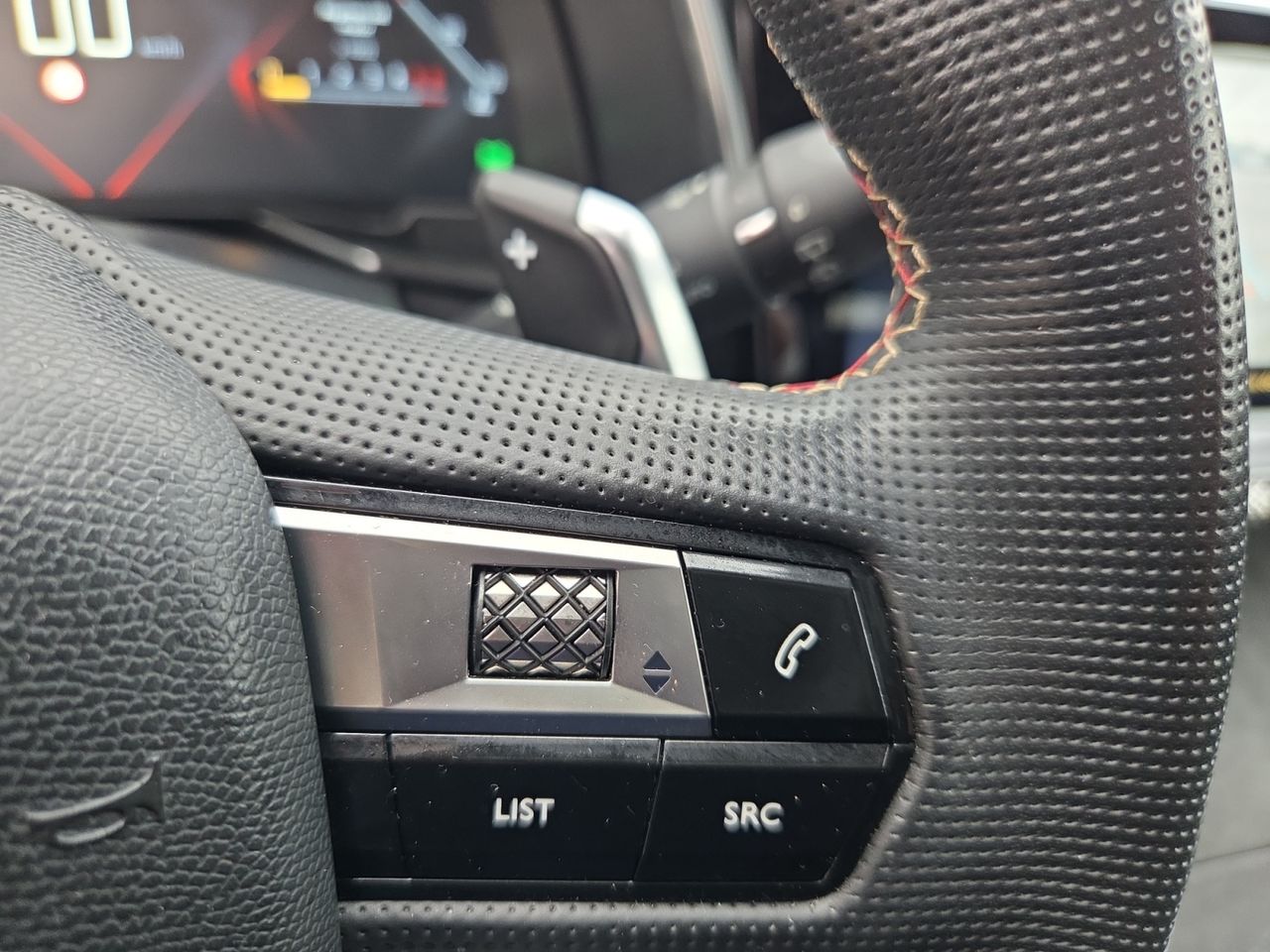 DS DS 7 Crossback BLUE HDI 130 AUT PERFORMANCE   - Foto 2