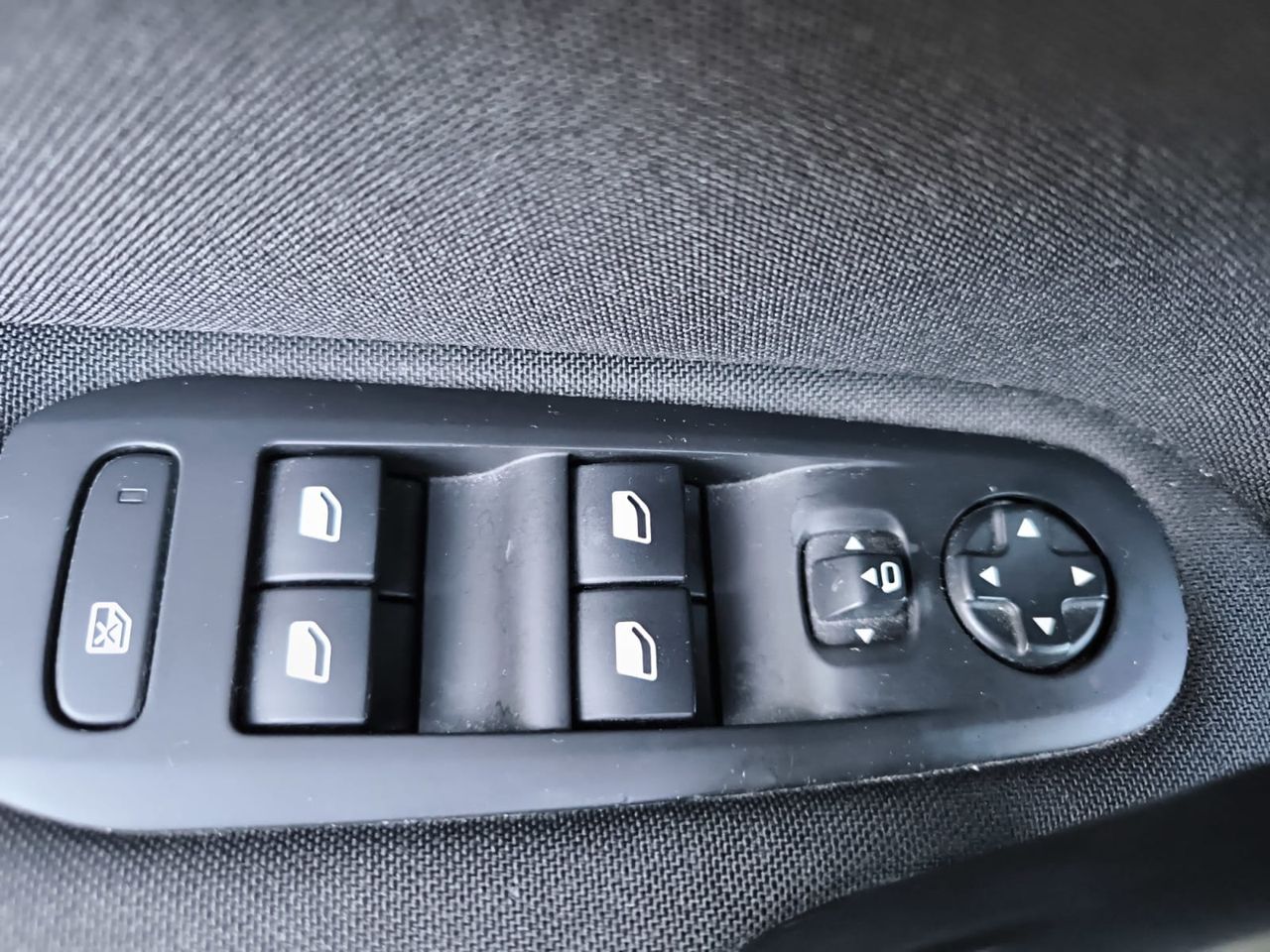 Peugeot 308 STYLE BLUE HDI 100 CV  - Foto 2