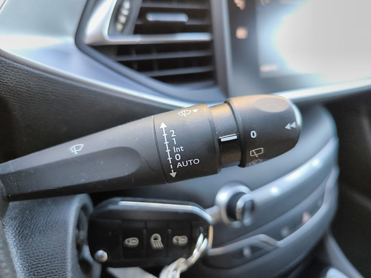 Peugeot 308 STYLE BLUE HDI 100 CV  - Foto 2