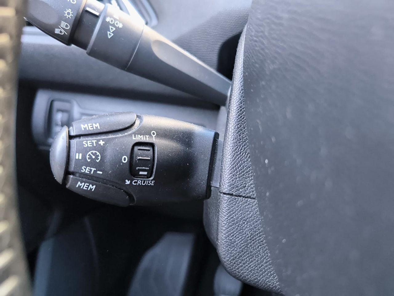 Peugeot 308 STYLE BLUE HDI 100 CV  - Foto 2