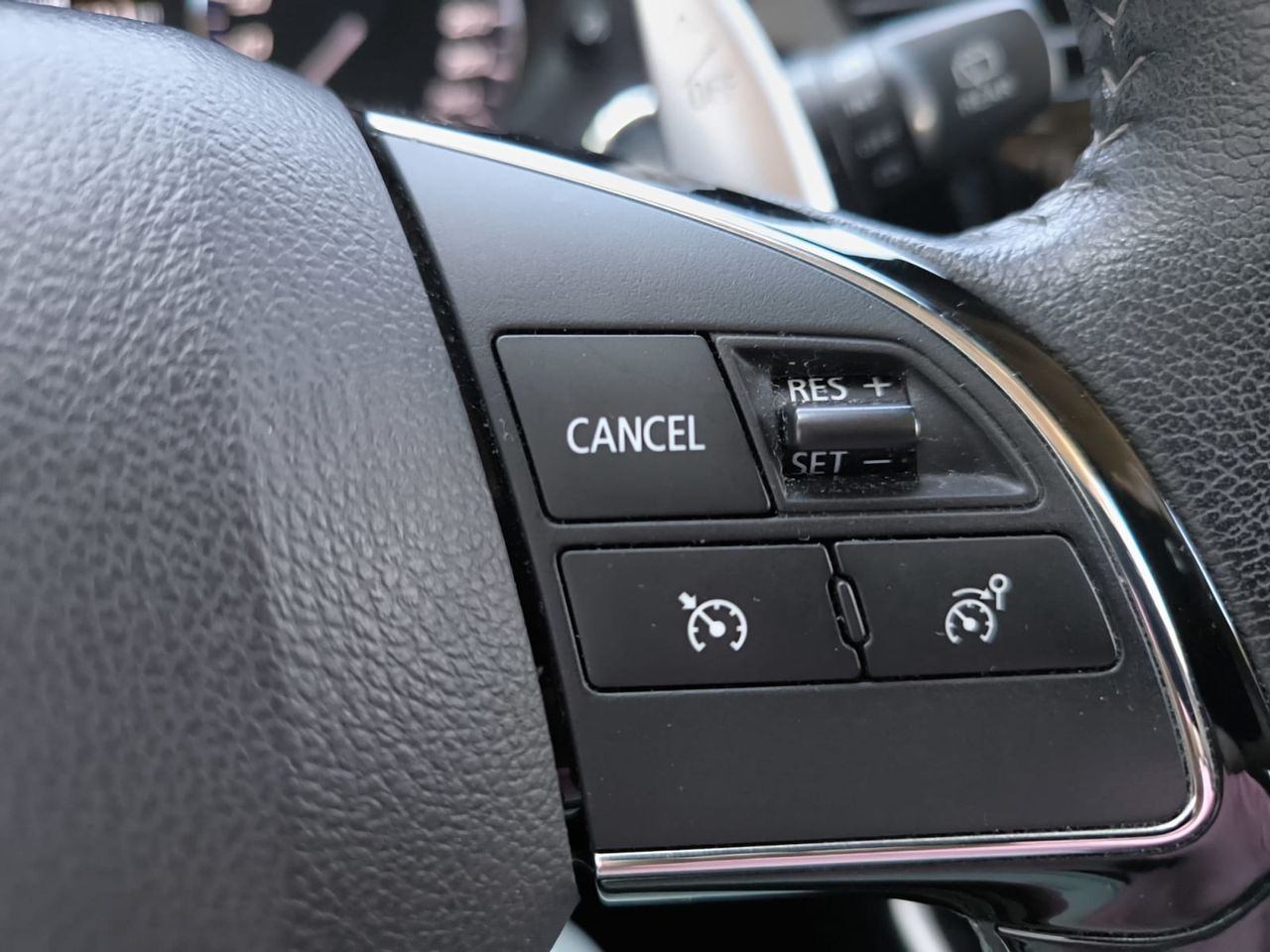 Mitsubishi Outlander 200 MPI MOTION 2WD 7 PLAZAS  - Foto 2