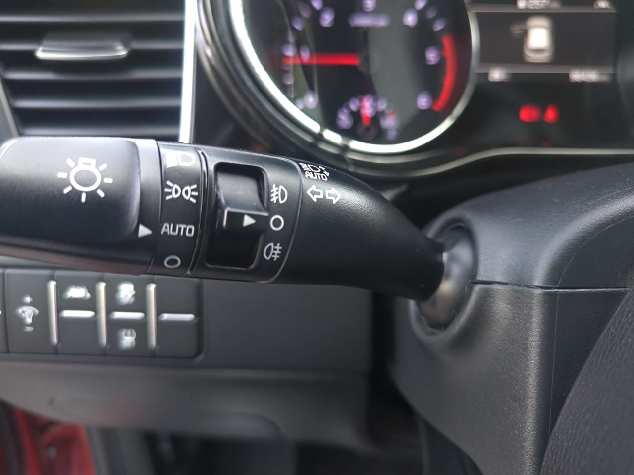 Kia XCeed 1.6 CRDI TECH  - Foto 2