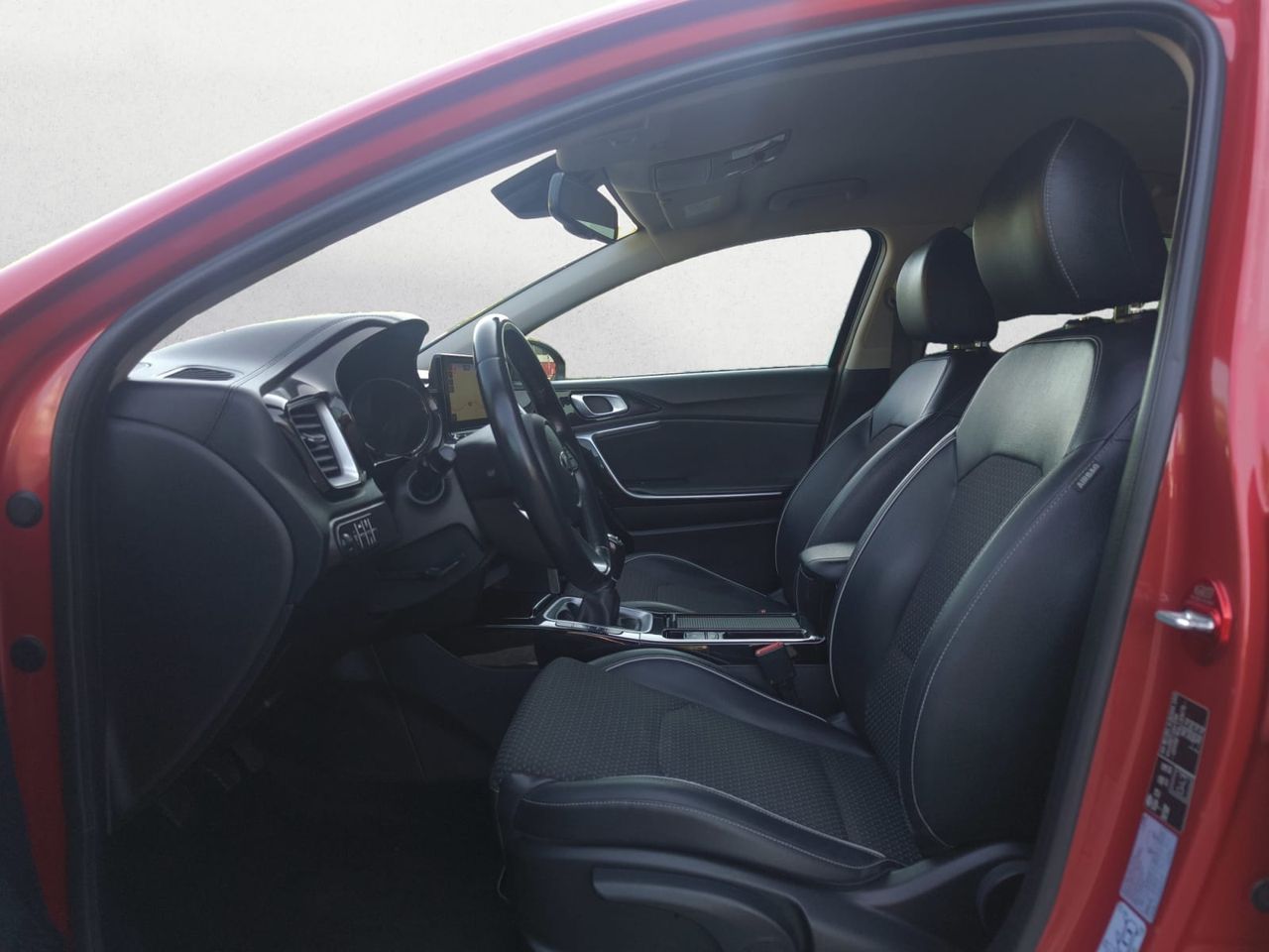 Kia XCeed 1.6 CRDI TECH  - Foto 2