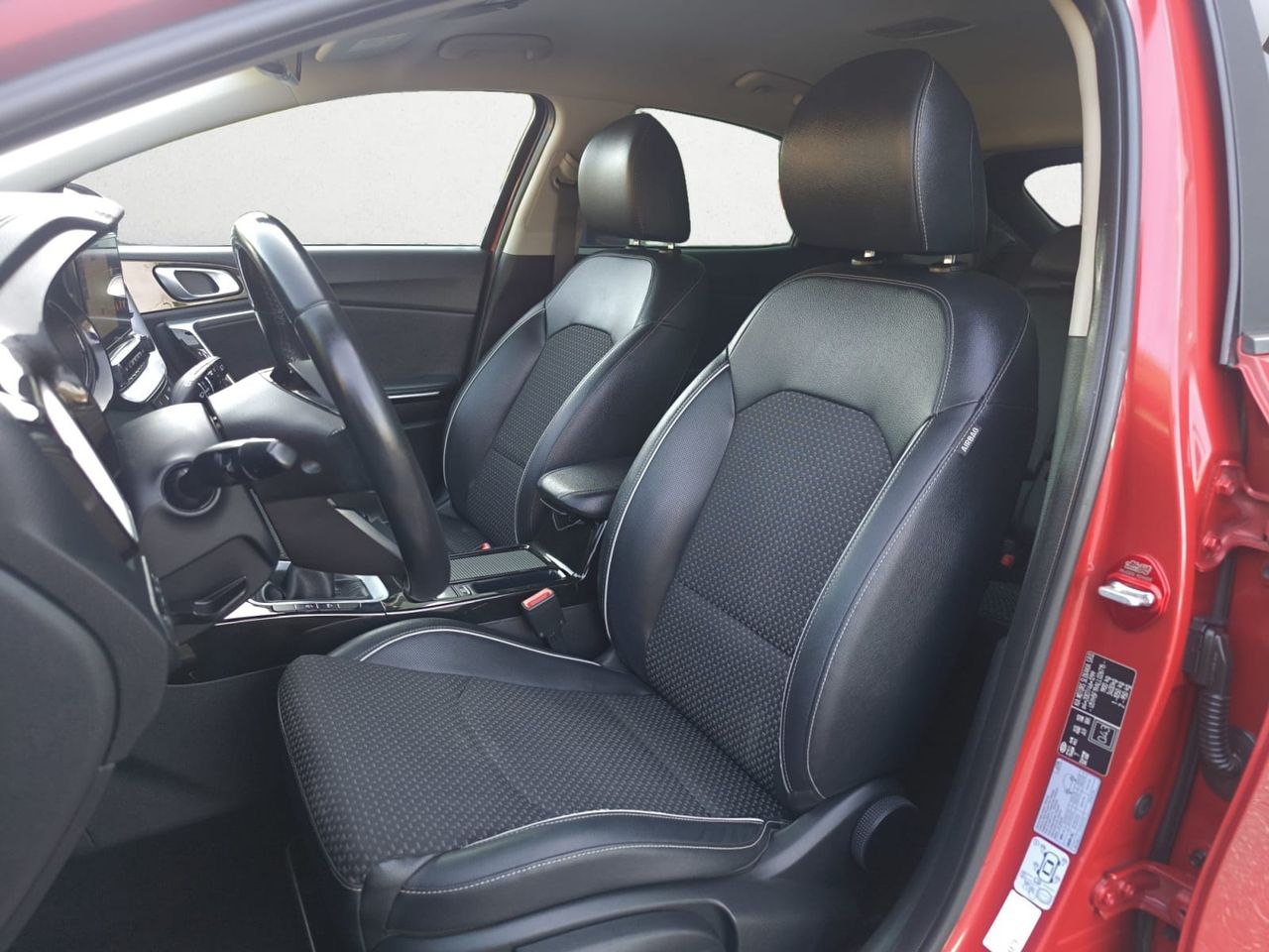 Kia XCeed 1.6 CRDI TECH  - Foto 2