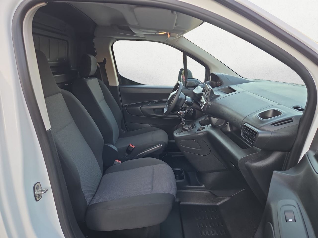 Peugeot Partner PRO STANDARD 600 KG BLUE HDI 100 CV  - Foto 2