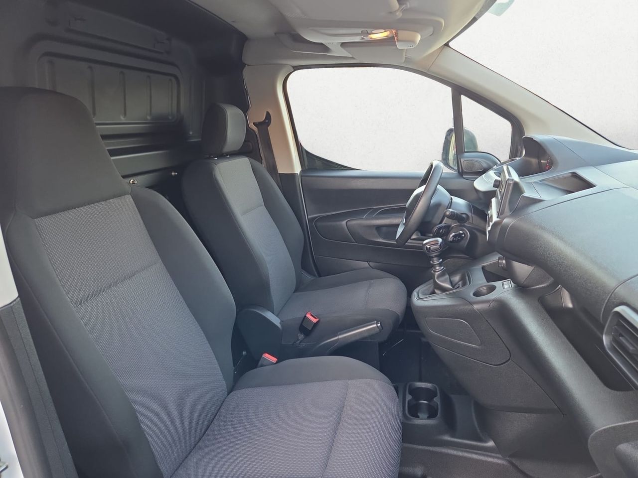 Peugeot Partner PRO STANDARD 600 KG BLUE HDI 100 CV  - Foto 2