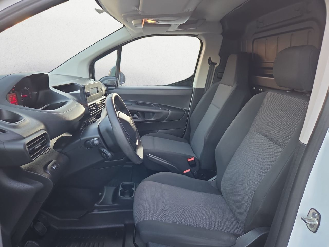 Peugeot Partner PRO STANDARD 600 KG BLUE HDI 100 CV  - Foto 2