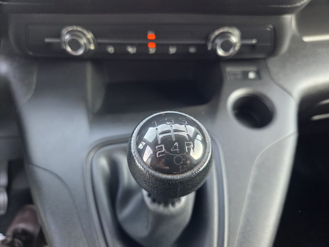 Peugeot Partner PRO STANDARD 600 KG BLUE HDI 100 CV  - Foto 2