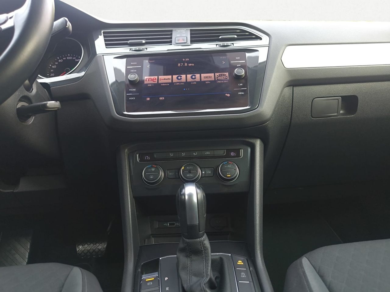 Volkswagen Tiguan R LINE 2.0 TDI 150 CV DSG  - Foto 2