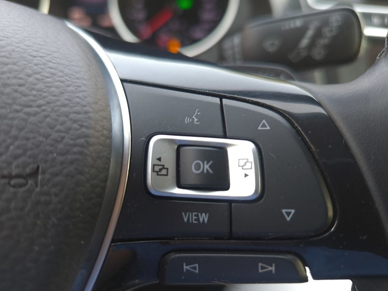 Volkswagen Tiguan R LINE 2.0 TDI 150 CV DSG  - Foto 2