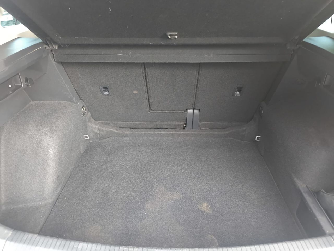 Volkswagen Tiguan R LINE 2.0 TDI 150 CV DSG  - Foto 2