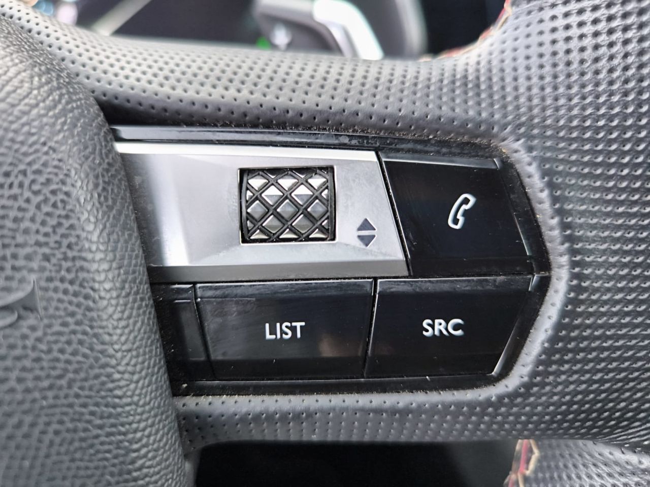 DS DS 7 1.6 ETENSE 300 PERF LINE AUTO 4WD 5P  - Foto 2