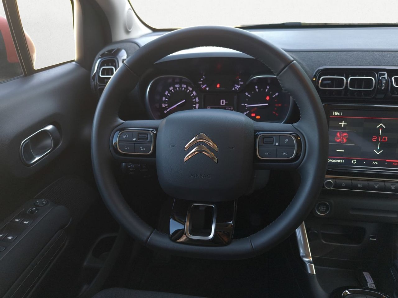 Citroën C3 Aircross BLUE HDI 110 CV SHINE  - Foto 2