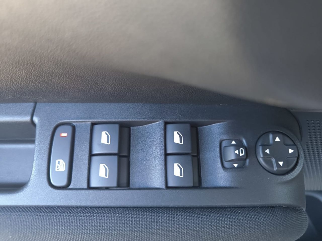 Citroën C3 Aircross BLUE HDI 110 CV SHINE  - Foto 2