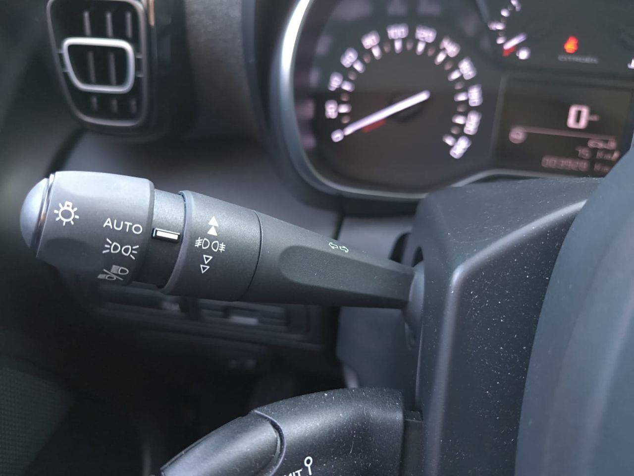 Citroën C3 Aircross BLUE HDI 110 CV SHINE  - Foto 2