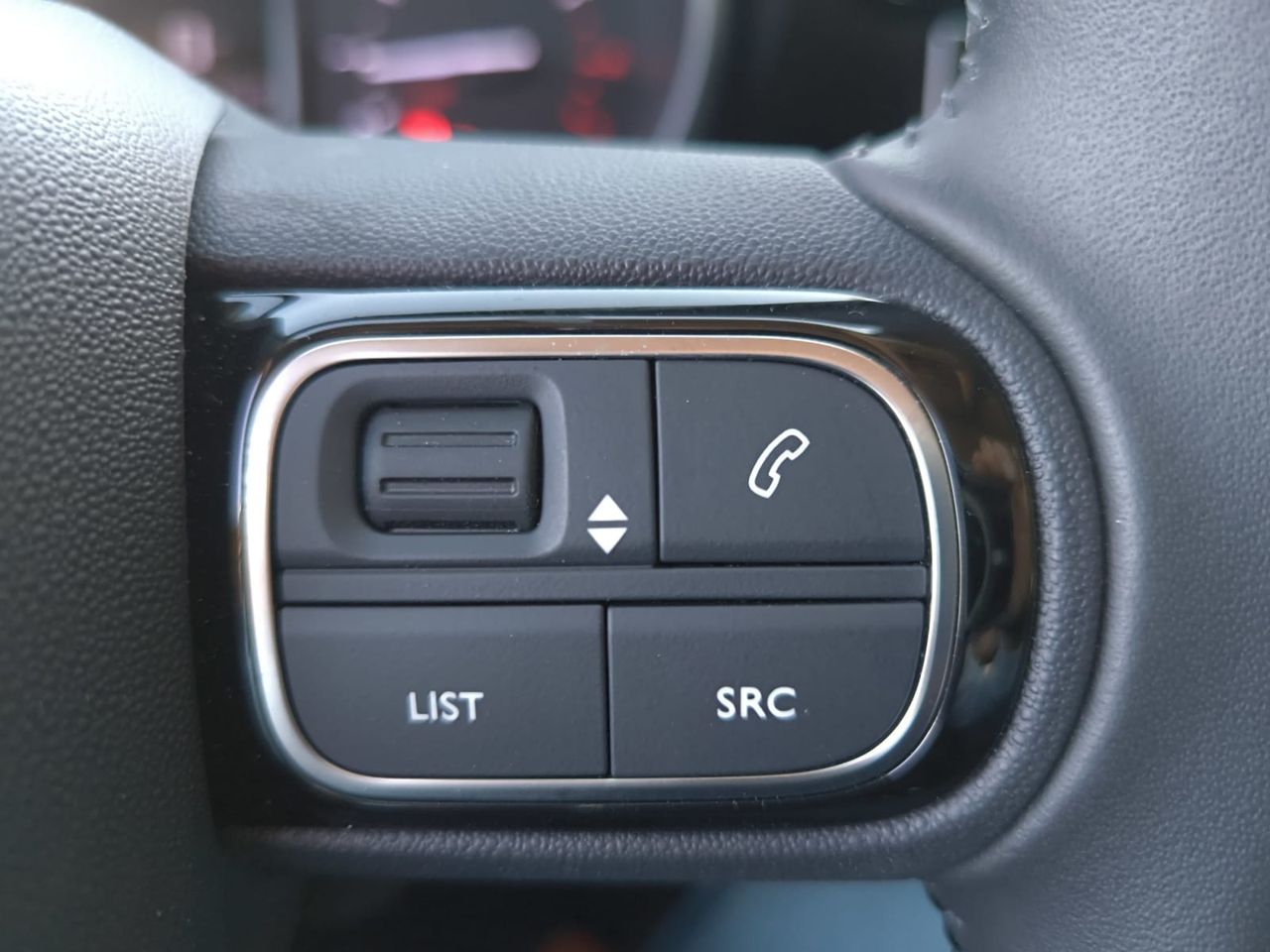 Citroën C3 Aircross BLUE HDI 110 CV SHINE  - Foto 2