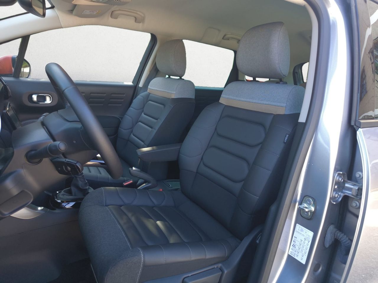 Citroën C3 Aircross BLUE HDI 110 CV SHINE  - Foto 2